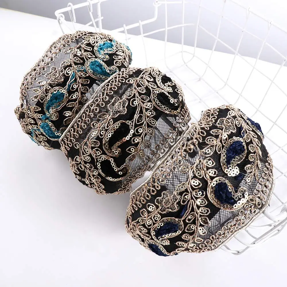 Retro Elegant Temperament Sweet Cloth Sequins Lace Embroidered Headband Female Hair Hoop Korean Style Headband Headdress
Retro Elegant Temperament Sweet Cloth Sequins Lace Embroidered Headband Female Hair Hoop Korean Style Headband Headdress