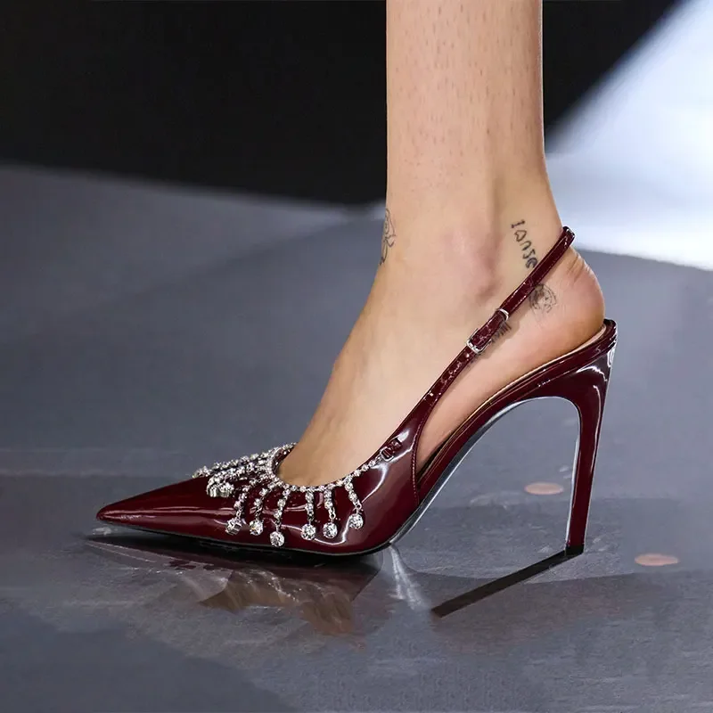 2024 Summer New Women's Slim High Heel Pointed Show Sandals Fashion Rhinestone Wedding Party Sexy Large Size Sandals
2024 Summer New Women's Slim High Heel Pointed Show Sandals Fashion Rhinestone Wedding Party Sexy Large Size Sandals