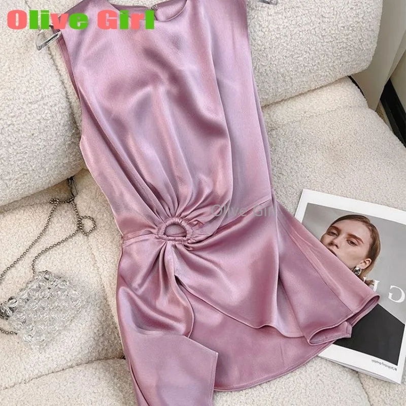 Purple Satin Shirt Women's Summer Style French High-end Hollow Waist Irregular Small Fresh Design Sleeveless Crop Top Women Y2k
Purple Satin Shirt Women's Summer Style French High-end Hollow Waist Irregular Small Fresh Design Sleeveless Crop Top Women Y2k