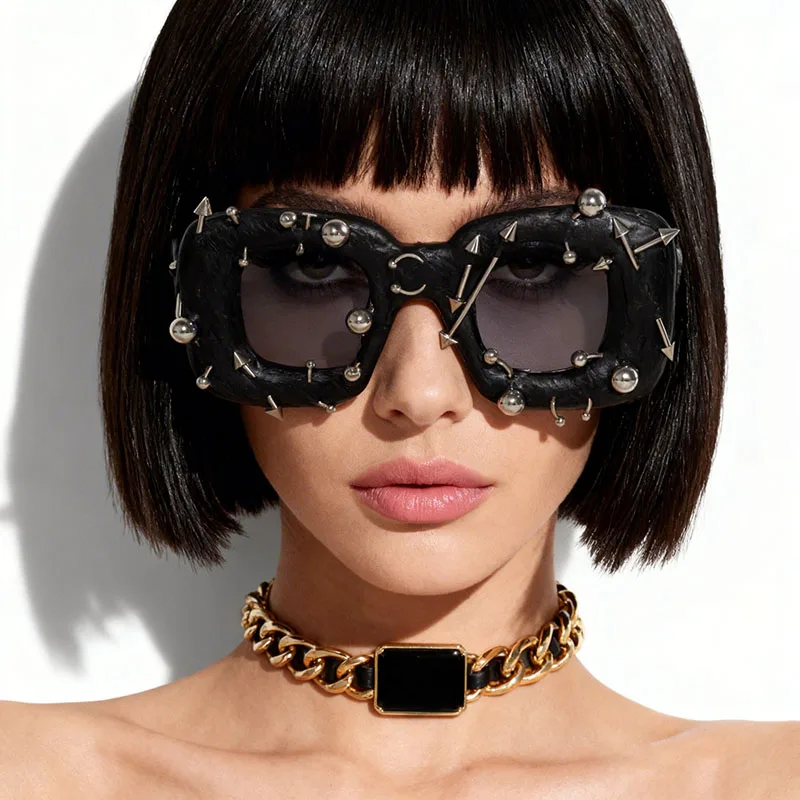 New Personalized Rivet Sunglasses For Men And Women Retro Metal Studded Frame Unisex Punk Eyewear UV400 Protection Party Shades
New Personalized Rivet Sunglasses For Men And Women Retro Metal Studded Frame Unisex Punk Eyewear UV400 Protection Party Shades