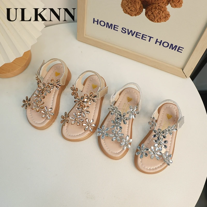 Princess shoes girls' sandals 2024 new summer fashion net red soft soled beach shoes glass shoes children's shoes
Princess shoes girls' sandals 2024 new summer fashion net red soft soled beach shoes glass shoes children's shoes