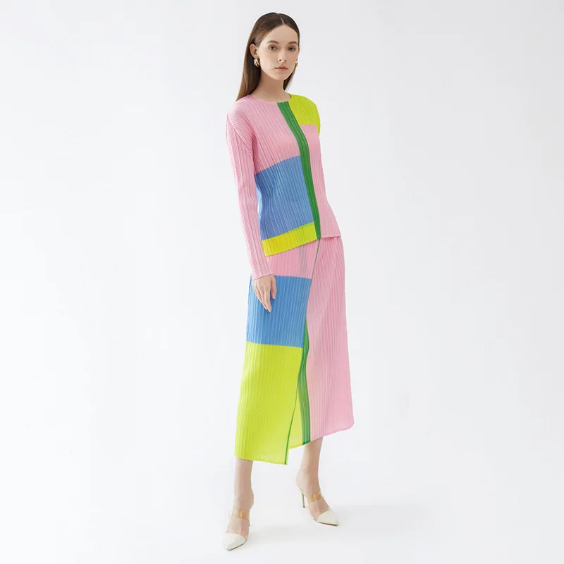 2023 Spring New Printed Round Neck Long Sleeve Jacket High Waist Stitching Pleated Skirt Set Women's Two-piece Set
2023 Spring New Printed Round Neck Long Sleeve Jacket High Waist Stitching Pleated Skirt Set Women's Two-piece Set
