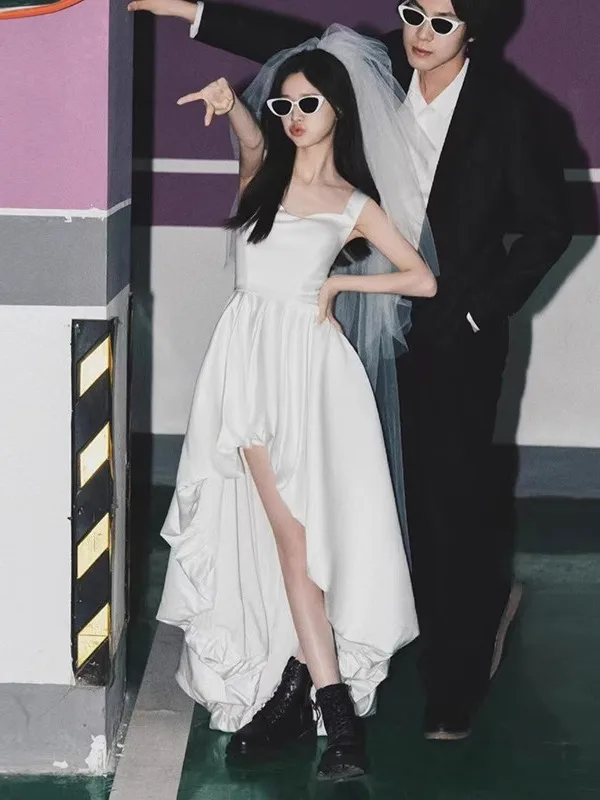 Satin Strapless Wedding Dress Simple White Korean Style Long Skirt for Women mid Waist Zipper Backless Party Evening Gown
Satin Strapless Wedding Dress Simple White Korean Style Long Skirt for Women mid Waist Zipper Backless Party Evening Gown