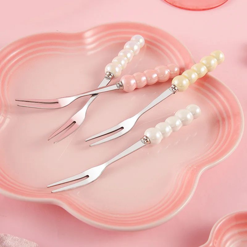 Creative 304 Stainless Steel Pearl Fruit Fork Home Use 2 Tooth Fruit Fork Wedding Cake Fork
Creative 304 Stainless Steel Pearl Fruit Fork Home Use 2 Tooth Fruit Fork Wedding Cake Fork