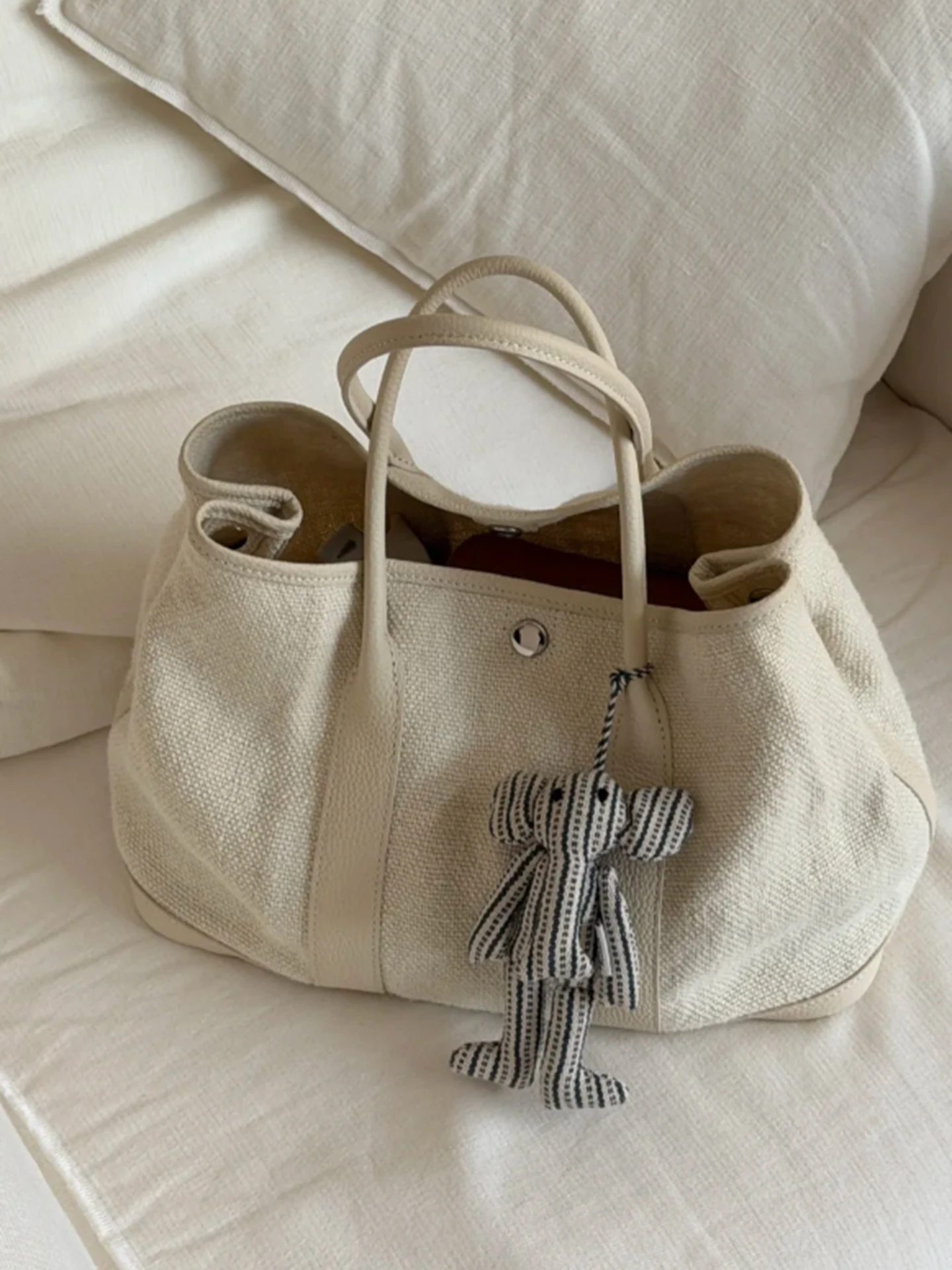 Women's Canvas Linen Tote Bag Handbag Garden Style Summer 2026 New Fashion Sensation Stylish Commuting Bag Handheld
Women's Canvas Linen Tote Bag Handbag Garden Style Summer 2026 New Fashion Sensation Stylish Commuting Bag Handheld