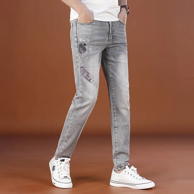 2025 New High end Trendy Brand Water Diamond Printed Men's Jeans Elastic Slimming Small Feet Summer Thin Luxury Pants
2025 New High end Trendy Brand Water Diamond Printed Men's Jeans Elastic Slimming Small Feet Summer Thin Luxury Pants
