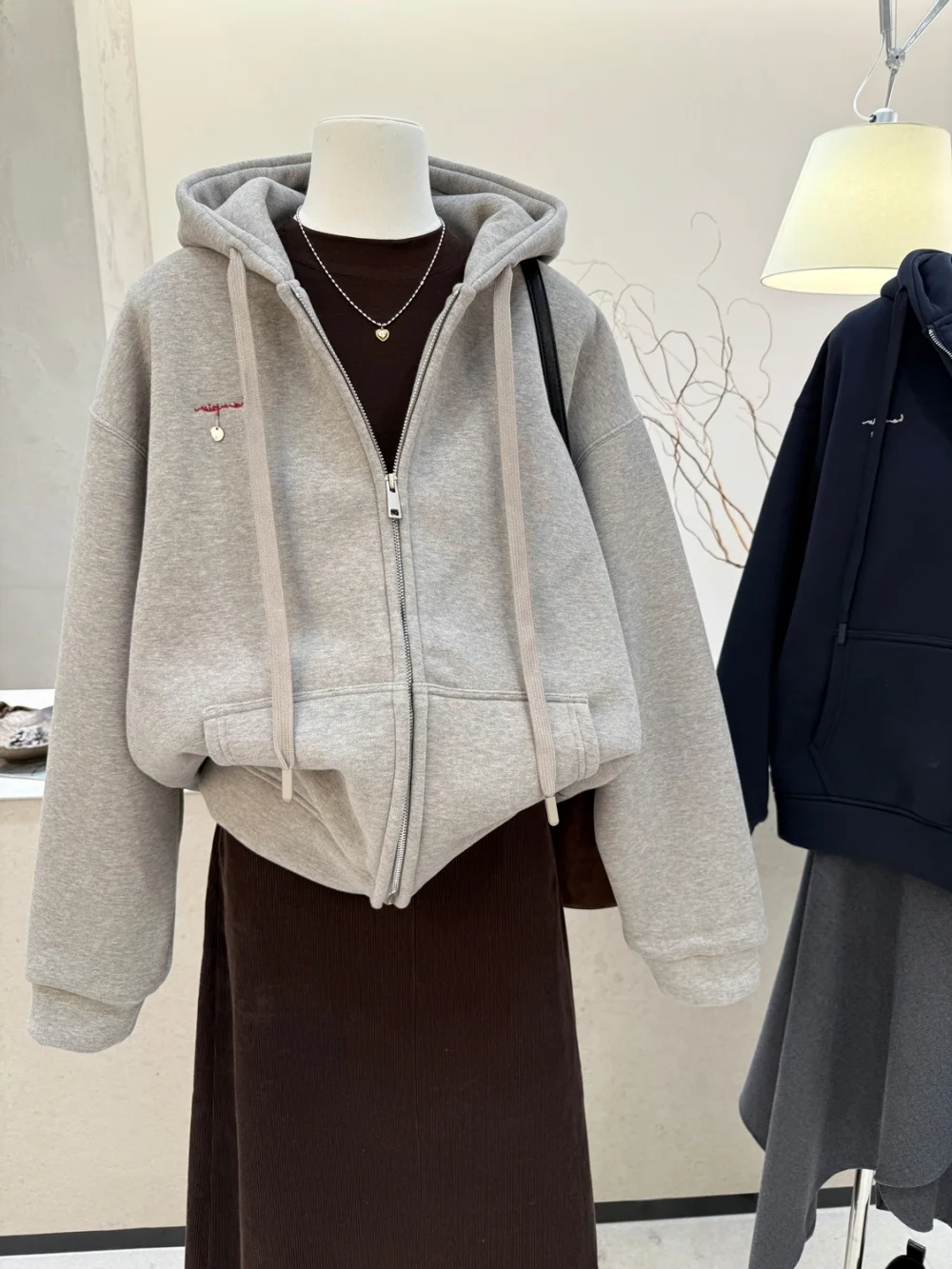 American Retro Heavyweight Double Zipper Hooded Long Sleeve Sweatshirt Jacket Women's Spring Autumn Fashion Lazy Slimming Ver...
American Retro Heavyweight Double Zipper Hooded Long Sleeve Sweatshirt Jacket Women's Spring Autumn Fashion Lazy Slimming Ver...