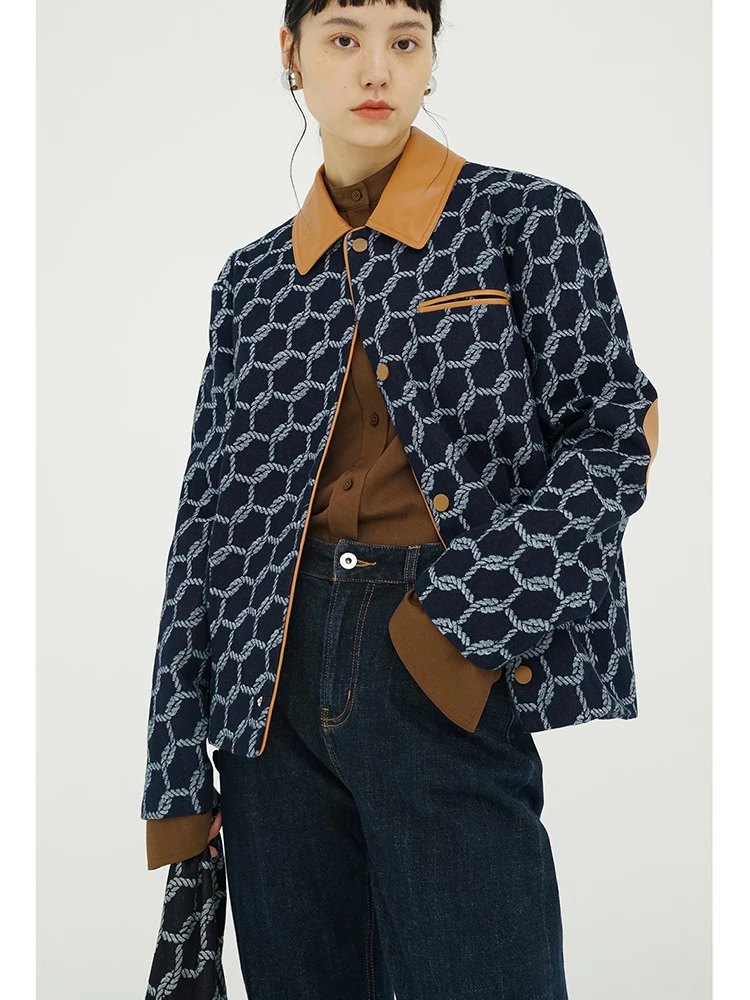 Vintage Luxury Denim Jacket Women Autumn Winter 2023 Dark Blue Long Sleeves Leather Collar Y2K Cowboy Jacket Fashion Streetwear
Vintage Luxury Denim Jacket Women Autumn Winter 2023 Dark Blue Long Sleeves Leather Collar Y2K Cowboy Jacket Fashion Streetwear
