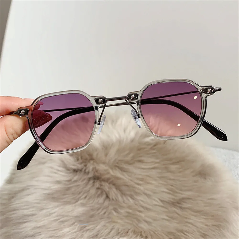 Fashion Small Square Sunglasses Men Women Retro Punk Shades Retro Trendy Designer Driving Glasses UV400 Black Sun Glasses
Fashion Small Square Sunglasses Men Women Retro Punk Shades Retro Trendy Designer Driving Glasses UV400 Black Sun Glasses