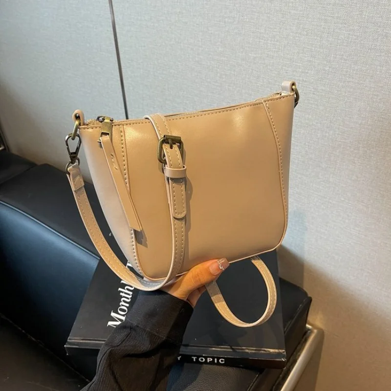 2025 New High-end Ladies Leather Hand Bag Luxury Brand Famous Designer Classic Paris Casual
2025 New High-end Ladies Leather Hand Bag Luxury Brand Famous Designer Classic Paris Casual