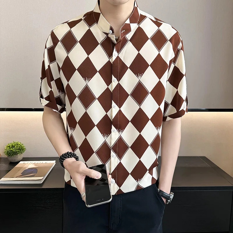 2024 Men's Summer Diamond Lattice Ice Silk Draping Half Sleeve Shirt Stand Collar Two-Tone
2024 Men's Summer Diamond Lattice Ice Silk Draping Half Sleeve Shirt Stand Collar Two-Tone
