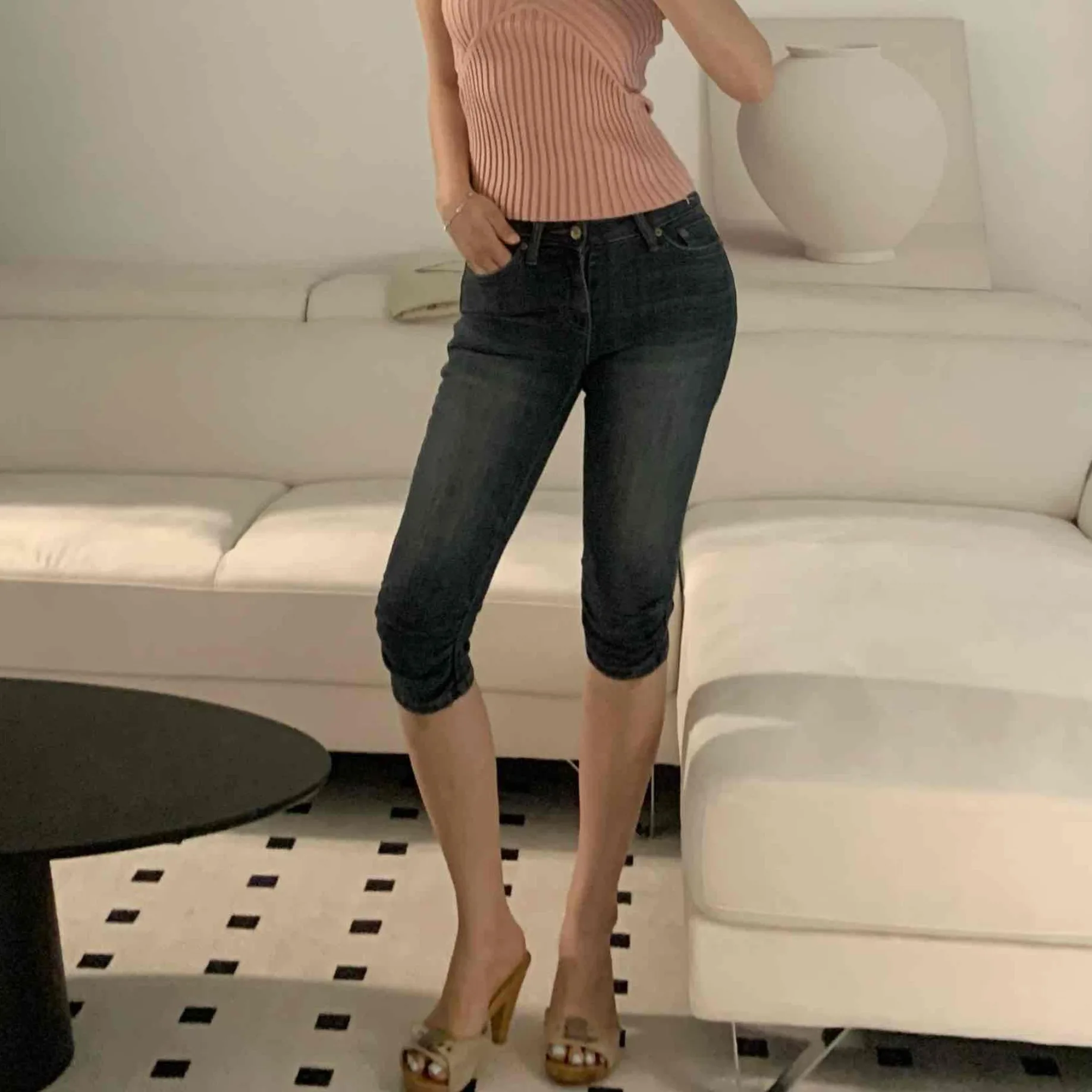 Versatile High Waist Denim Shorts over Knee Casual Style Five Inch Length Cotton Material Standard Fit Blue Color Non-Fleece
Versatile High Waist Denim Shorts over Knee Casual Style Five Inch Length Cotton Material Standard Fit Blue Color Non-Fleece