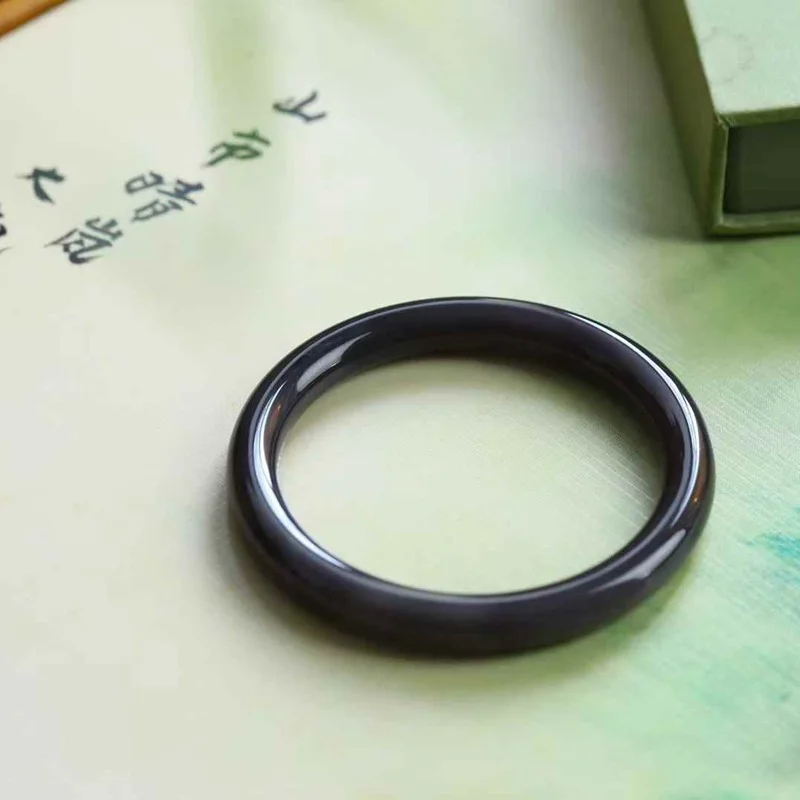 Natural Hetian Jade Qinghai Old Material Purple Simple Style Round Bracelet With Certificate
Natural Hetian Jade Qinghai Old Material Purple Simple Style Round Bracelet With Certificate