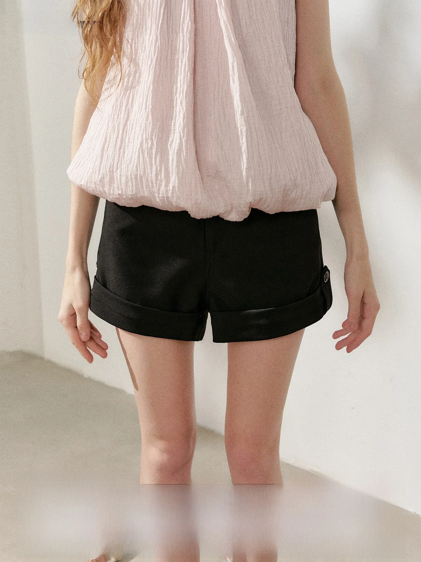 High Waist Black Wide Leg Short Pants Women's Versatile Summer New Style Elegant Slimming Cute Style Casual Short Shorts
High Waist Black Wide Leg Short Pants Women's Versatile Summer New Style Elegant Slimming Cute Style Casual Short Shorts
