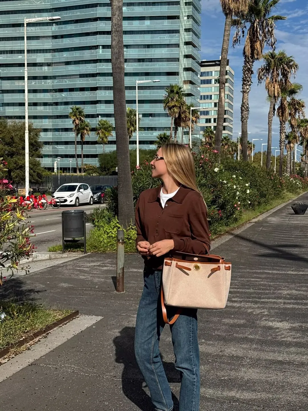 YENKYE базовый повседневный свитер с длинными рукавами и воротником с лацканами для женщин, весенне-осенний вязаный пуловер, топы
YENKYE базовый повседневный свитер с длинными рукавами и воротником с лацканами для женщин, весенне-осенний вязаный пуловер, топы