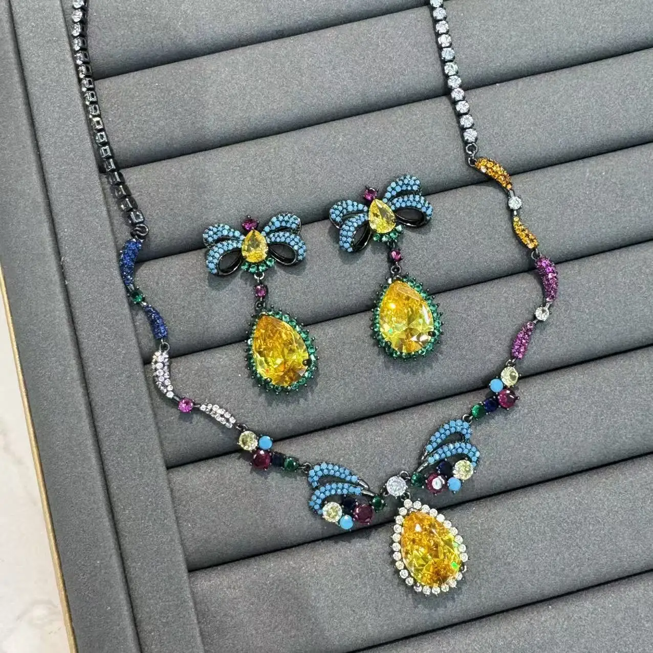 Colorful Zircon Flower Bowknot Teardrop Earrings 925 Sterling Silver Posts Women's Fashion Necklace Jewelry
Colorful Zircon Flower Bowknot Teardrop Earrings 925 Sterling Silver Posts Women's Fashion Necklace Jewelry