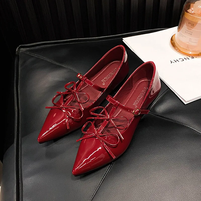 Women Flat Shoes Fashion Pointed Bow Shallow Mouth Flat Mary Jane Shoes Women's Banquet Shoes Women Flats Red Large Size 43
Women Flat Shoes Fashion Pointed Bow Shallow Mouth Flat Mary Jane Shoes Women's Banquet Shoes Women Flats Red Large Size 43