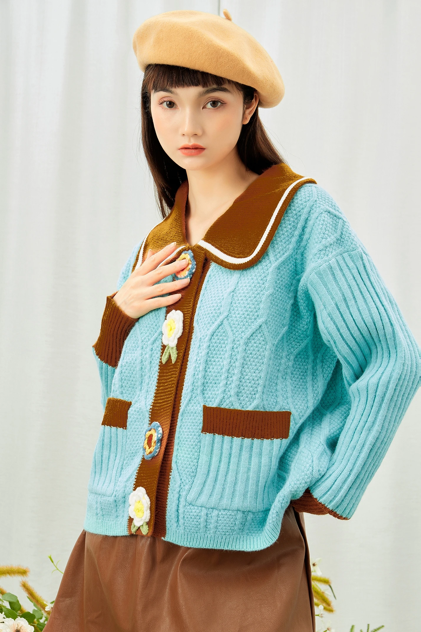 YYJO Sweater Coat Women's Cardigan Early Autumn Doll Collar Blue Retro Gentle Knitted Korean Style Top
YYJO Sweater Coat Women's Cardigan Early Autumn Doll Collar Blue Retro Gentle Knitted Korean Style Top
