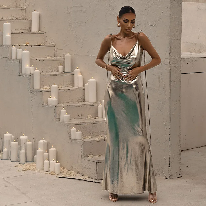 Metallic Coated Sexy Backless Sling dress European and American Elegant Slim-Fit Dress with a Collar
Metallic Coated Sexy Backless Sling dress European and American Elegant Slim-Fit Dress with a Collar