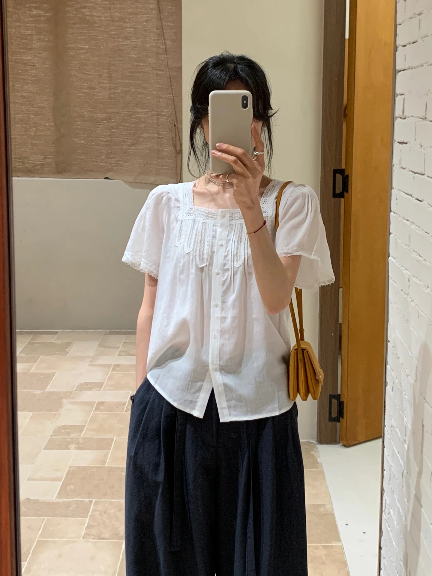 Sweet Simple White Square Collar Short Sleeve Women's Shirt Summer New Style Breathable Comfortable French Style Loose Fit
Sweet Simple White Square Collar Short Sleeve Women's Shirt Summer New Style Breathable Comfortable French Style Loose Fit