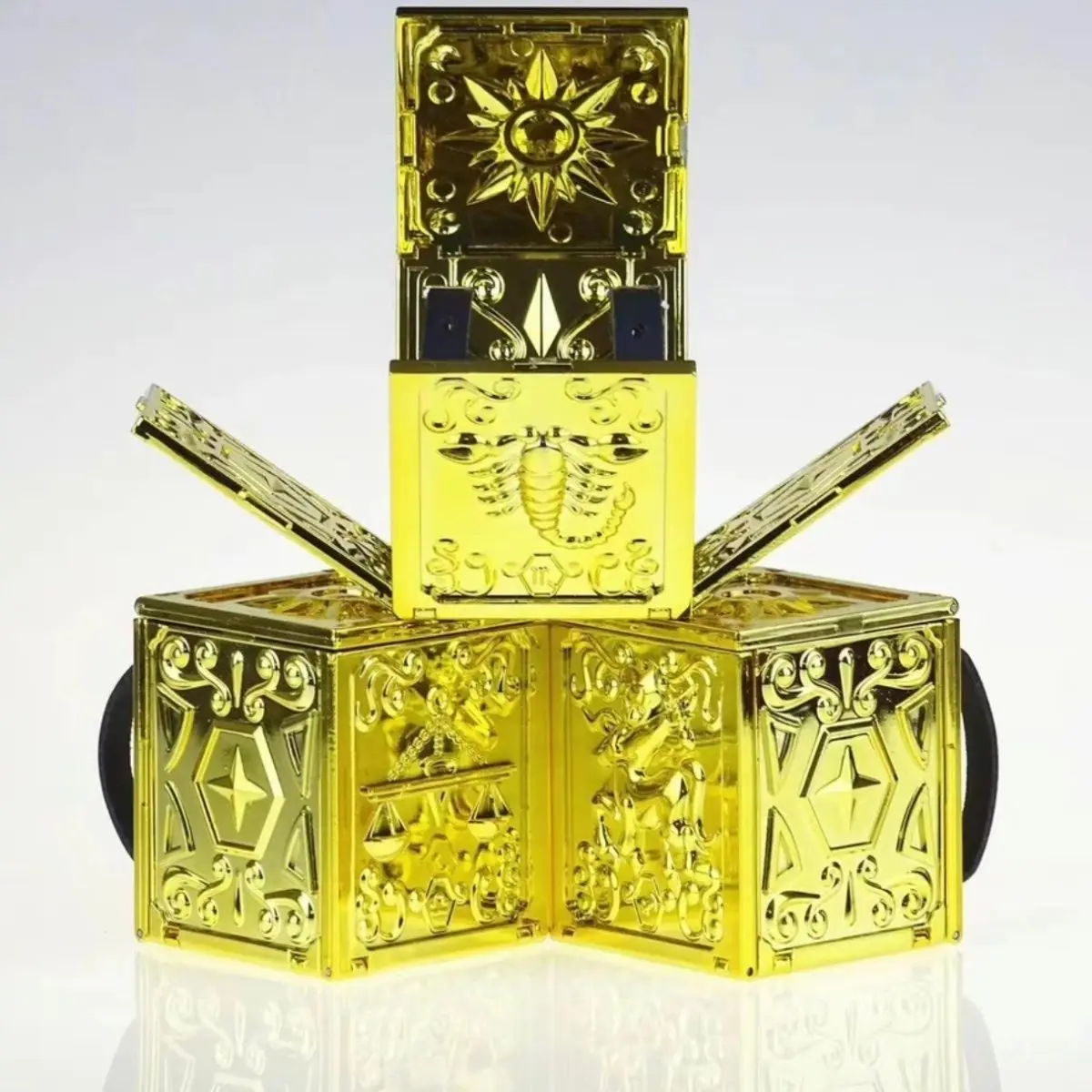 12 Gold Vestments, Backable and Openable, Plastic Figure Model in Stock
12 Gold Vestments, Backable and Openable, Plastic Figure Model in Stock