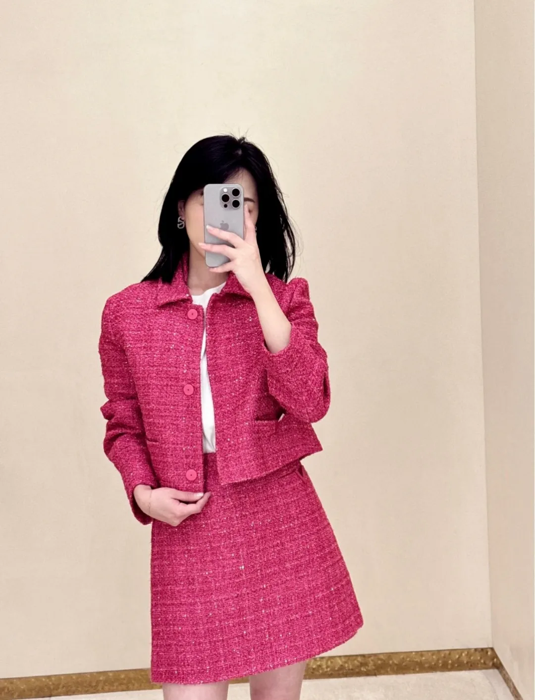 2024 Spring/Summer New Women's Wear Rose Red Tweed Sequins Turn-down Collar Coat and Skirt 0409
2024 Spring/Summer New Women's Wear Rose Red Tweed Sequins Turn-down Collar Coat and Skirt 0409