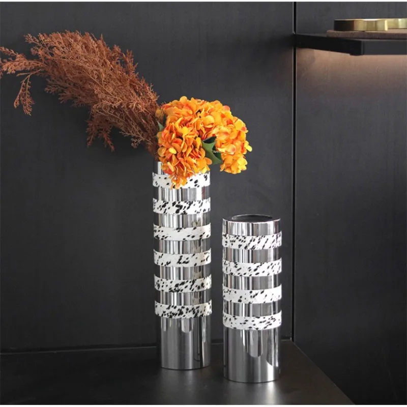 Light luxury simple leather metal flower ware dried flower ornament, living room bookcase hotel flower arrangement soft
Light luxury simple leather metal flower ware dried flower ornament, living room bookcase hotel flower arrangement soft