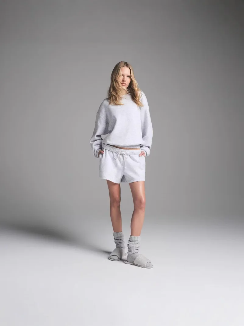 Loose Fit round Neck Long Sleeve Sweatshirt Casual Versatile Inner Wear Trendy Lazy Style Color Women's Streetwear
Loose Fit round Neck Long Sleeve Sweatshirt Casual Versatile Inner Wear Trendy Lazy Style Color Women's Streetwear