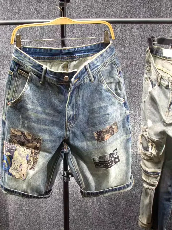 Летние трендовые джинсовые орты с вышивкой, мужские лоскутные прямые брюки с пятью точками в стиле ретро, молодежные тонкие джинсы средней длины
Летние трендовые джинсовые орты с вышивкой, мужские лоскутные прямые брюки с пятью точками в стиле ретро, молодежные тонкие джинсы средней длины