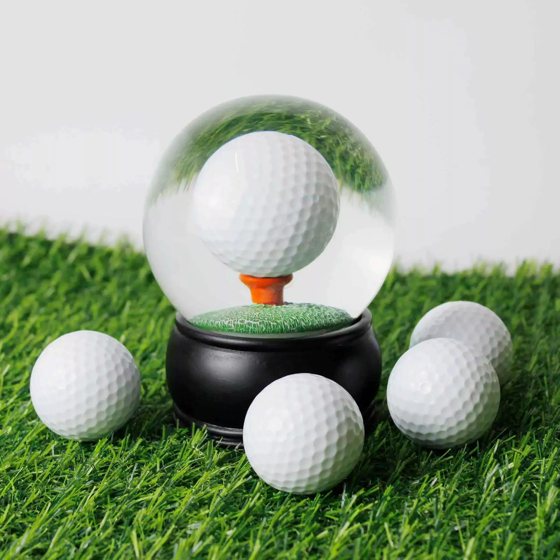 New Creative Golf Crystal Ball Resin Pendant Office Desktop Leisure and Entertainment Small Gifts Desktop Pendant Decoration
New Creative Golf Crystal Ball Resin Pendant Office Desktop Leisure and Entertainment Small Gifts Desktop Pendant Decoration