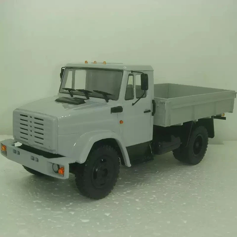 Модель грузовика ЗИЛ-4333 (1/43) с дефектами покраски, готовая, из сплава, классический сувенир для взрослых, статическая модель для демонстрации
Модель грузовика ЗИЛ-4333 (1/43) с дефектами покраски, готовая, из сплава, классический сувенир для взрослых, статическая модель для демонстрации