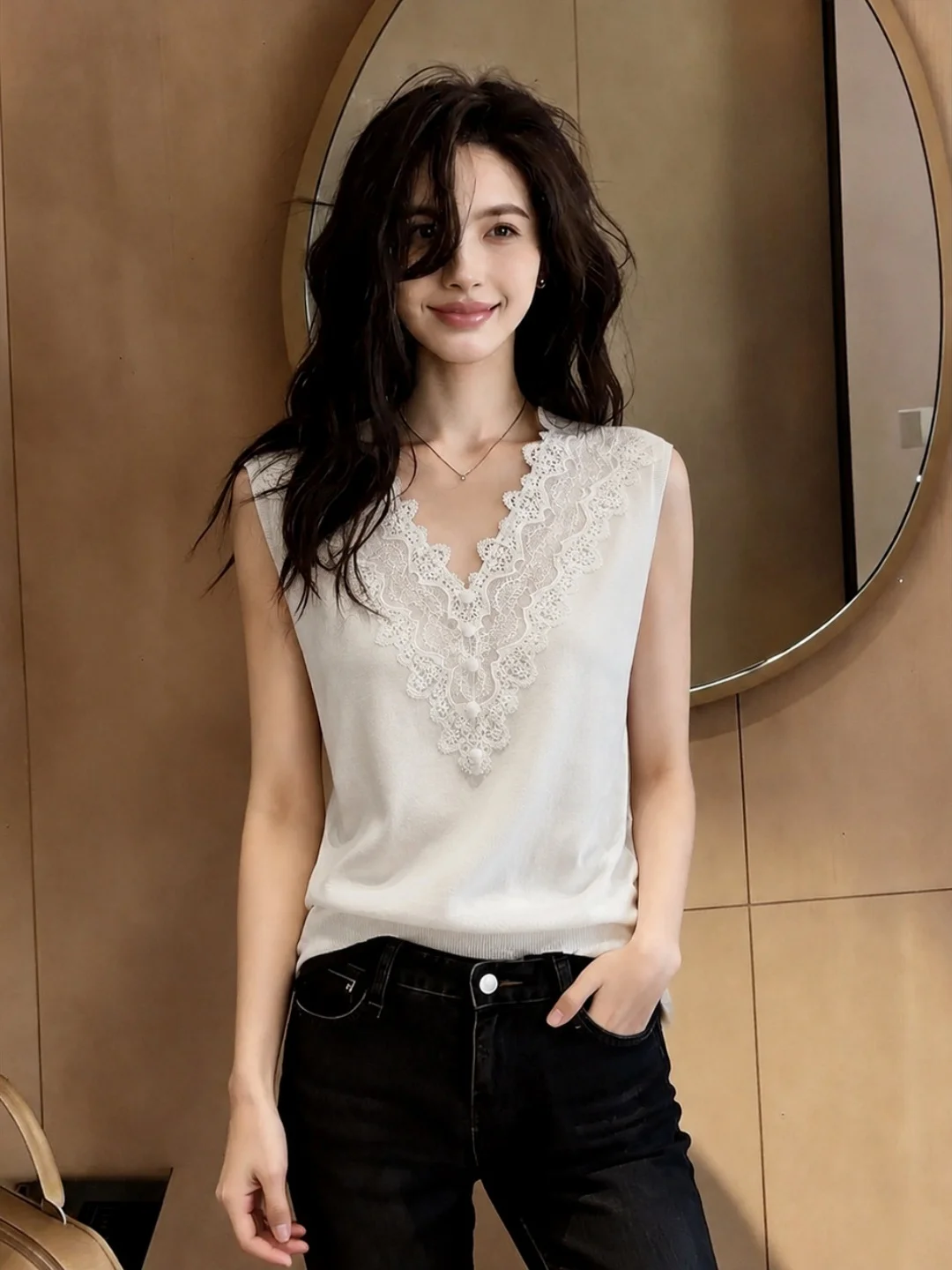 Lace Splice Design V-Neck Sleeveless Vest Casual Style Summer New Arrival Women's Silk Top Lightweight Fashionable
Lace Splice Design V-Neck Sleeveless Vest Casual Style Summer New Arrival Women's Silk Top Lightweight Fashionable