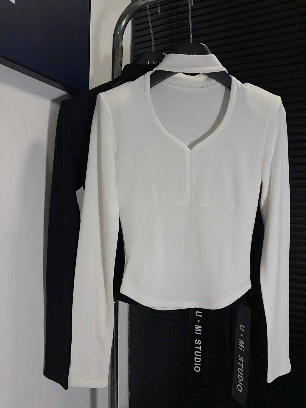 Корейская футболка Sle Long Sve Fce, женский облегающий удобный хлопковый топ с v-образным вырезом для осенне-зимней модной повседневной одежды
Корейская футболка Sle Long Sve Fce, женский облегающий удобный хлопковый топ с v-образным вырезом для осенне-зимней модной повседневной одежды