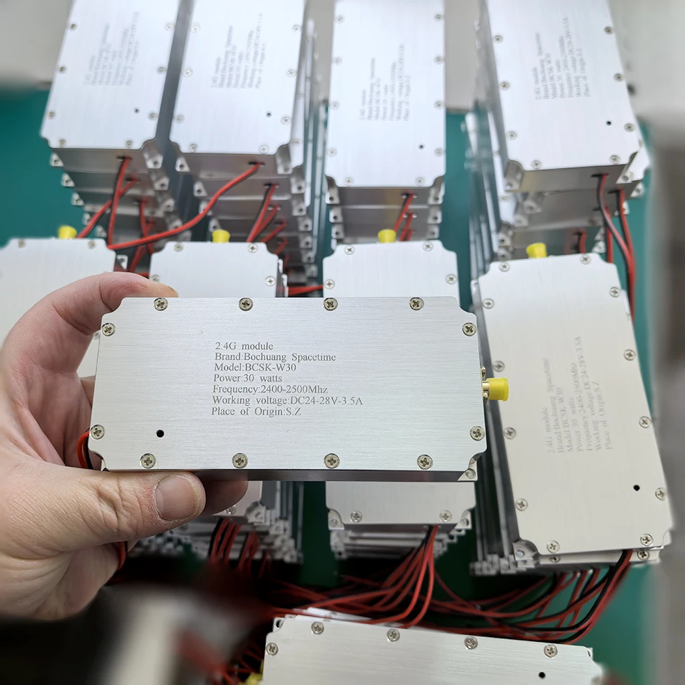 50W GaN Module Uav defense Eindversterker module 1560-1620MHZ 700-850MHZ 850-965MHZ 3400-3600MHZ 433MHZ 868mhz 5.8Ghz 1.2Ghz
50W GaN Module Uav defense Eindversterker module 1560-1620MHZ 700-850MHZ 850-965MHZ 3400-3600MHZ 433MHZ 868mhz 5.8Ghz 1.2Ghz