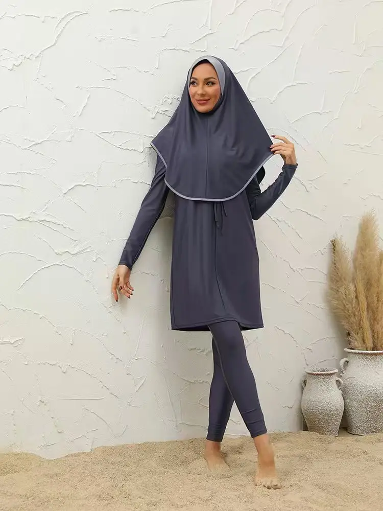 Muslim Arab women's casual swimsuit, swimsuit three piece set, round neck long sleeved style with hat, comfortable to wear
Muslim Arab women's casual swimsuit, swimsuit three piece set, round neck long sleeved style with hat, comfortable to wear