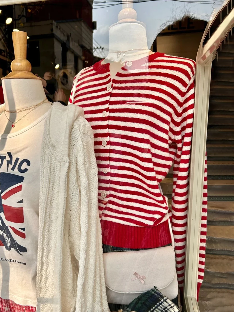 Red Striped Knitted Sweater Cardigan Spring Round Neck Single Breasted Cotton Knitwear Sweet Preppy Style Sweaters Coat Y2k Tops
Red Striped Knitted Sweater Cardigan Spring Round Neck Single Breasted Cotton Knitwear Sweet Preppy Style Sweaters Coat Y2k Tops