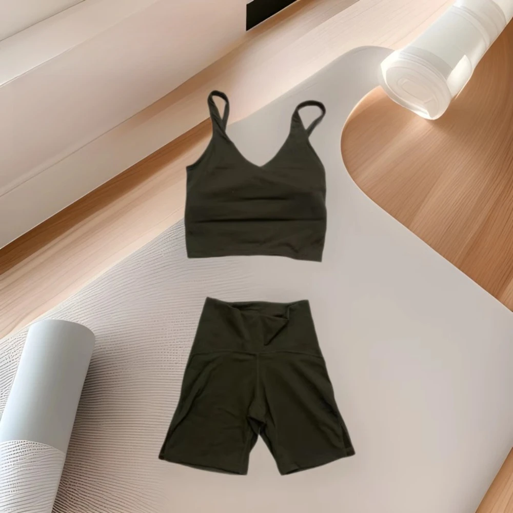 Yoga Suit, Women's Sports Vest, U-shaped Bra Beauty Strap, Chest Cup, Quarter Pants, Fitness and Running Comfort
Yoga Suit, Women's Sports Vest, U-shaped Bra Beauty Strap, Chest Cup, Quarter Pants, Fitness and Running Comfort