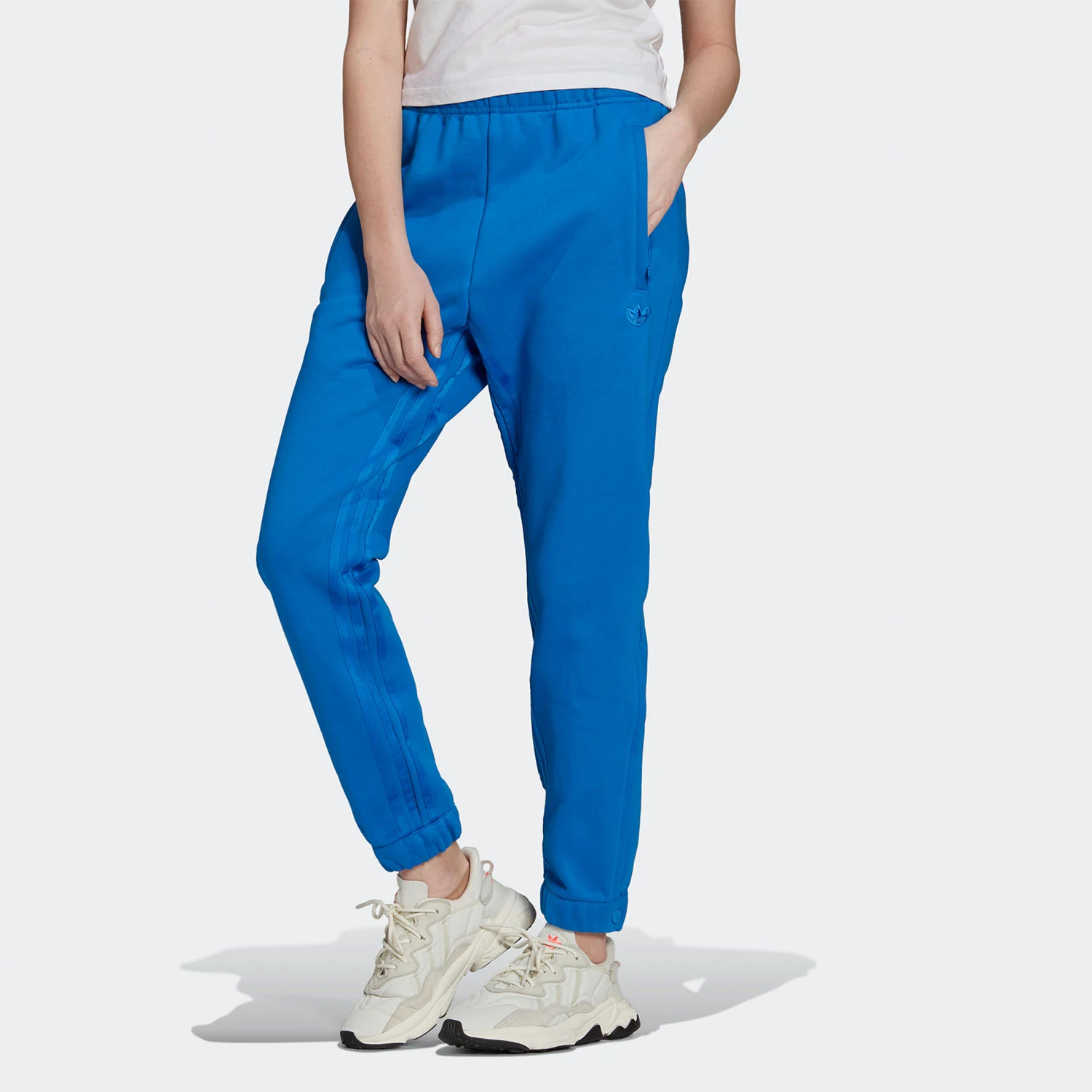 Adidas Originals Women's Classic Mid-Rise Training Pants H22817
Adidas Originals Women's Classic Mid-Rise Training Pants H22817