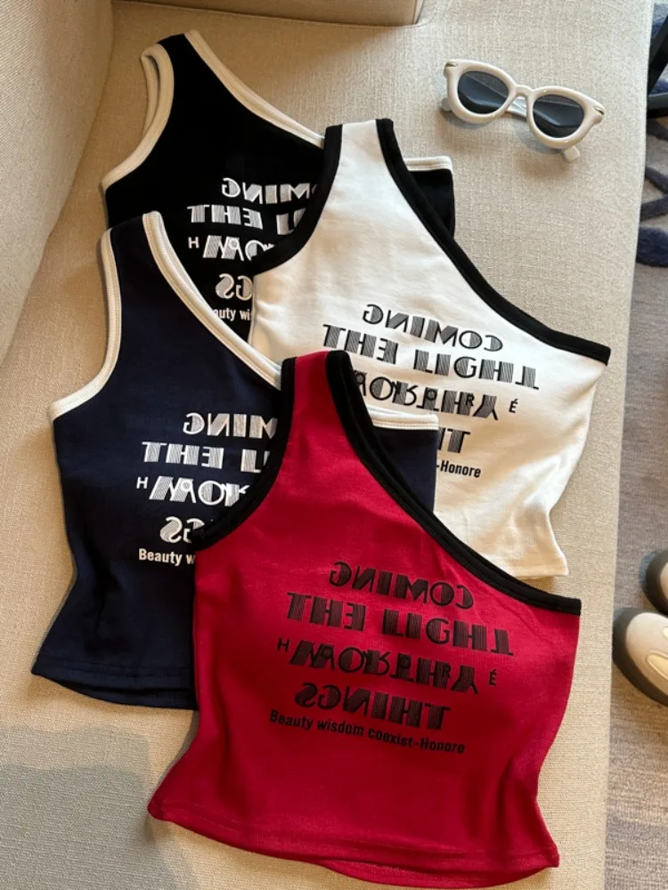 American Style Sleeveless Short Vest Women's Summer New Irregular Shoulder Pad Color Block Slim Fit Top City Walk Skin Friend...
American Style Sleeveless Short Vest Women's Summer New Irregular Shoulder Pad Color Block Slim Fit Top City Walk Skin Friend...