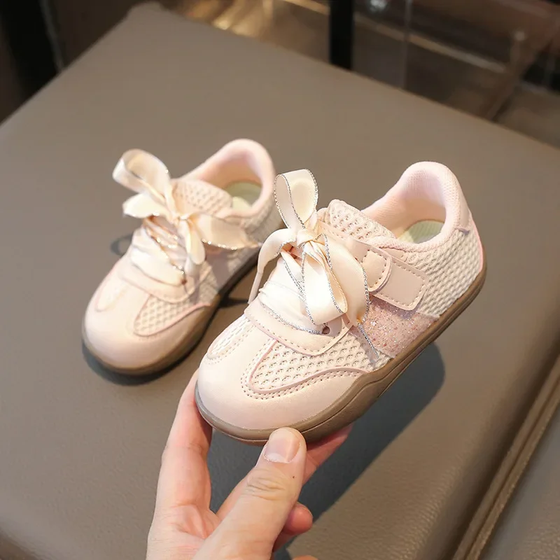 2025 NEW Girl's Shoes Mesh Splicing Baby Sneakers Kids Ribbon Lacp Up Hook Loop Casual Shoe Spring Children's Trainers 22-31
2025 NEW Girl's Shoes Mesh Splicing Baby Sneakers Kids Ribbon Lacp Up Hook Loop Casual Shoe Spring Children's Trainers 22-31