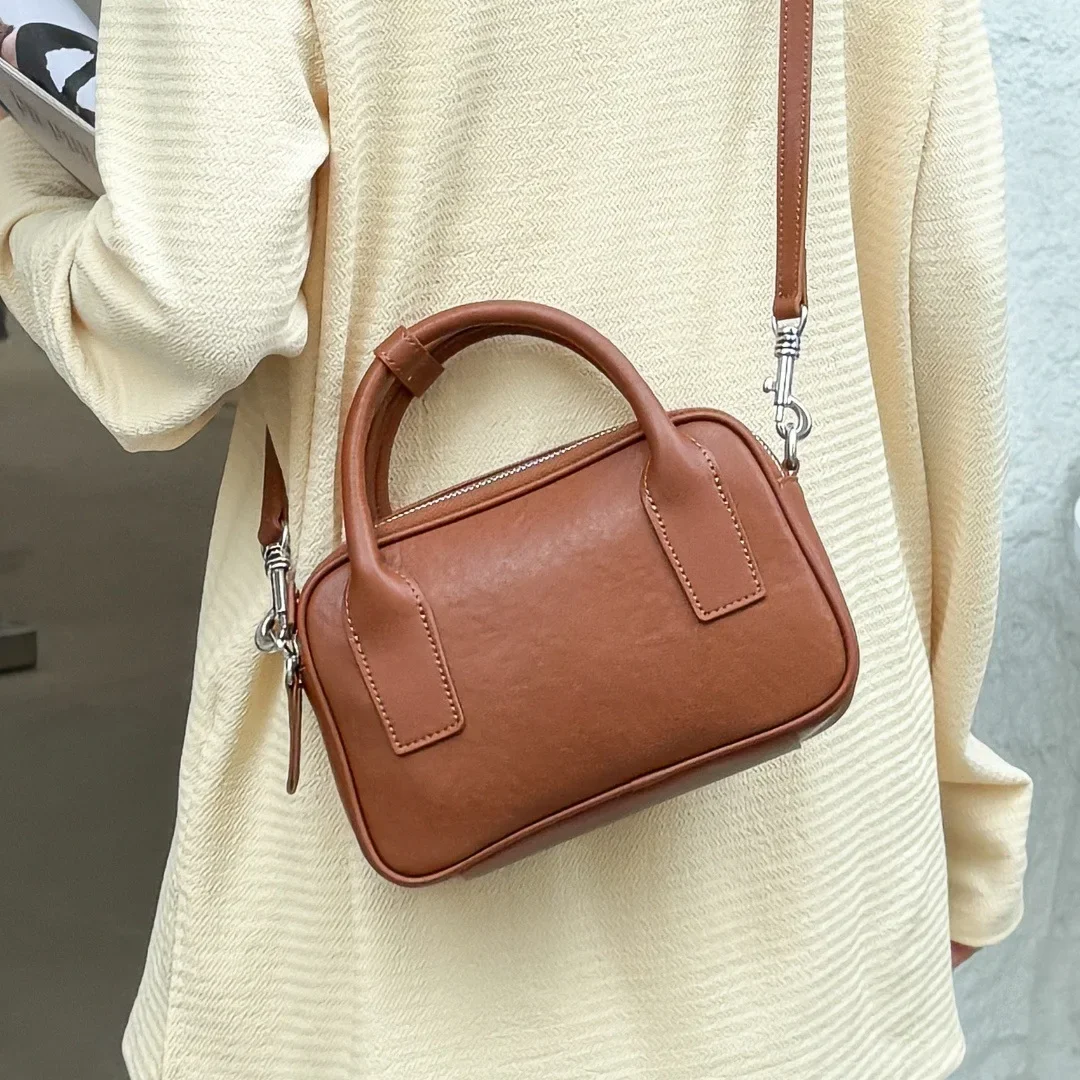 Fashion Brand Designer Bowling Bag Genuine Leather Women's Crossbody Shoulder Handbag Cowhide Leather Handle Medium Bags
Fashion Brand Designer Bowling Bag Genuine Leather Women's Crossbody Shoulder Handbag Cowhide Leather Handle Medium Bags