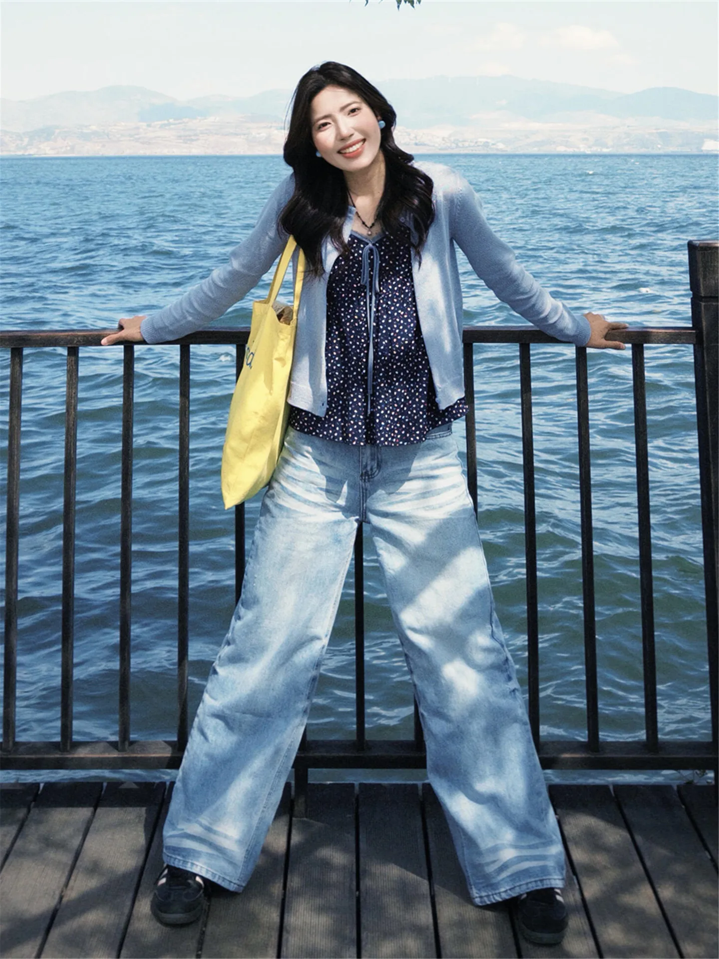 American Street Style Light Blue Wide Leg Jeans Women's Spring Summer Loose Drapey Washed Straight Floor-Length Pants
American Street Style Light Blue Wide Leg Jeans Women's Spring Summer Loose Drapey Washed Straight Floor-Length Pants