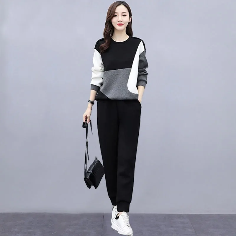 Спортивная женская осенне-зимняя мода и повседневная новая стильная плюшевая утолщенная толстовка, прямые брюки, костюм из двух предметов
Спортивная женская осенне-зимняя мода и повседневная новая стильная плюшевая утолщенная толстовка, прямые брюки, костюм из двух предметов