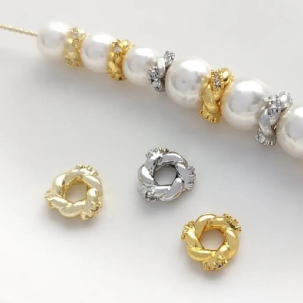 Медный 14-каратный золотой цвет, 18-каратное белое золото, циркон, поворотный разделитель для бусин, разделитель венка, сделай сам, ювелирные аксессуары ручной работы
Медный 14-каратный золотой цвет, 18-каратное белое золото, циркон, поворотный разделитель для бусин, разделитель венка, сделай сам, ювелирные аксессуары ручной работы