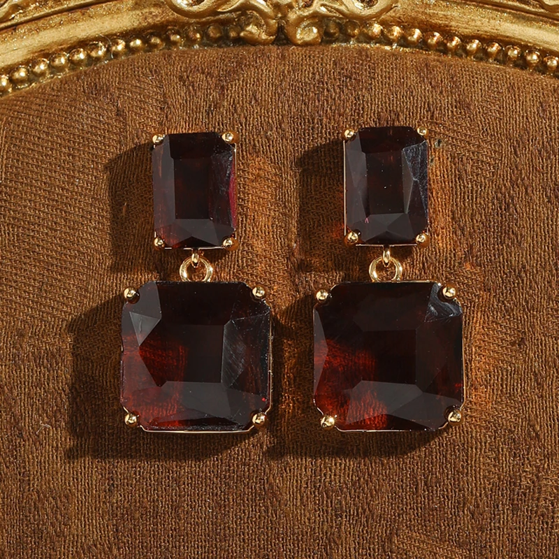 Vintage Transparent Crystal Drop Earrings High Quality Luxury Woman Gold Color Square Accessories Wedding Valentine Day Gift
Vintage Transparent Crystal Drop Earrings High Quality Luxury Woman Gold Color Square Accessories Wedding Valentine Day Gift