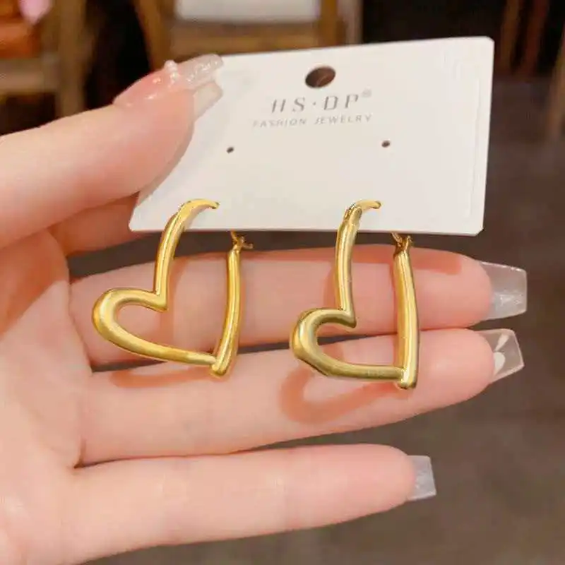 Gentle & Skin-whitening Love Light Luxury Hoop Earrings For Women 24K Gold AU999 | Gold complements skin, better complexion
Gentle & Skin-whitening Love Light Luxury Hoop Earrings For Women 24K Gold AU999 | Gold complements skin, better complexion