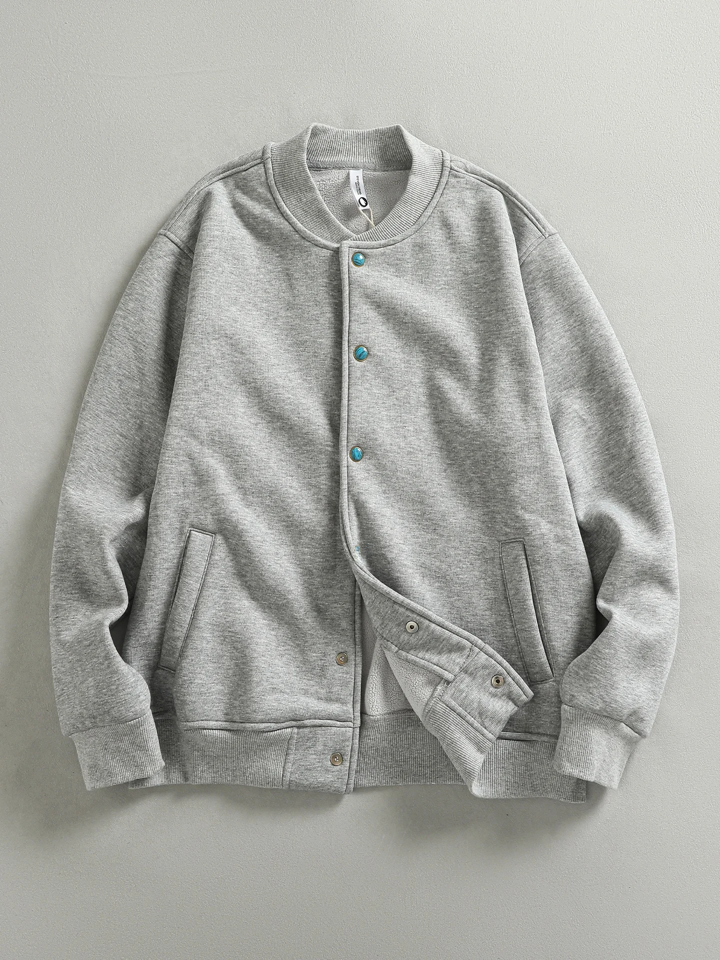 Retro Japanese Style Fleece Lined Thickened Baseball Jacket for Men with Gem Button Design Luxury Trendy Youth Outerwear
Retro Japanese Style Fleece Lined Thickened Baseball Jacket for Men with Gem Button Design Luxury Trendy Youth Outerwear