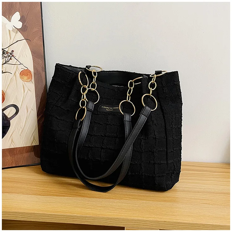 Shoulder Bag, Hand Bag, Large Capacity Women's New Simple and Versatile Commuter Armpit Bag
Shoulder Bag, Hand Bag, Large Capacity Women's New Simple and Versatile Commuter Armpit Bag