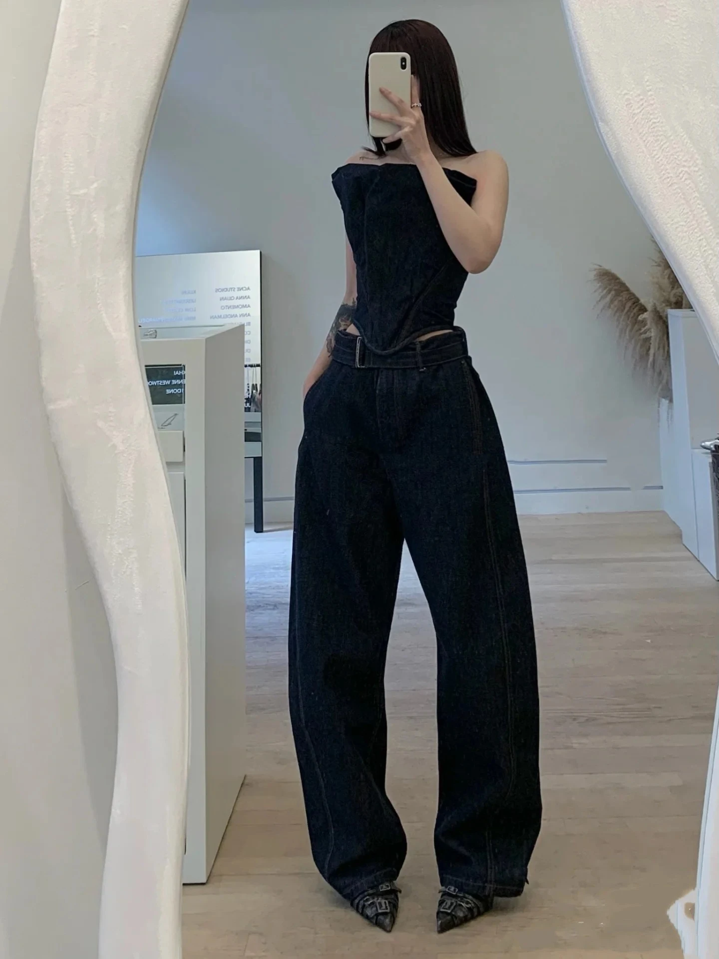2025 Spring Summer vintage wash detachable buckle belt high waist loose wide leg pants blue casual jeans
2025 Spring Summer vintage wash detachable buckle belt high waist loose wide leg pants blue casual jeans