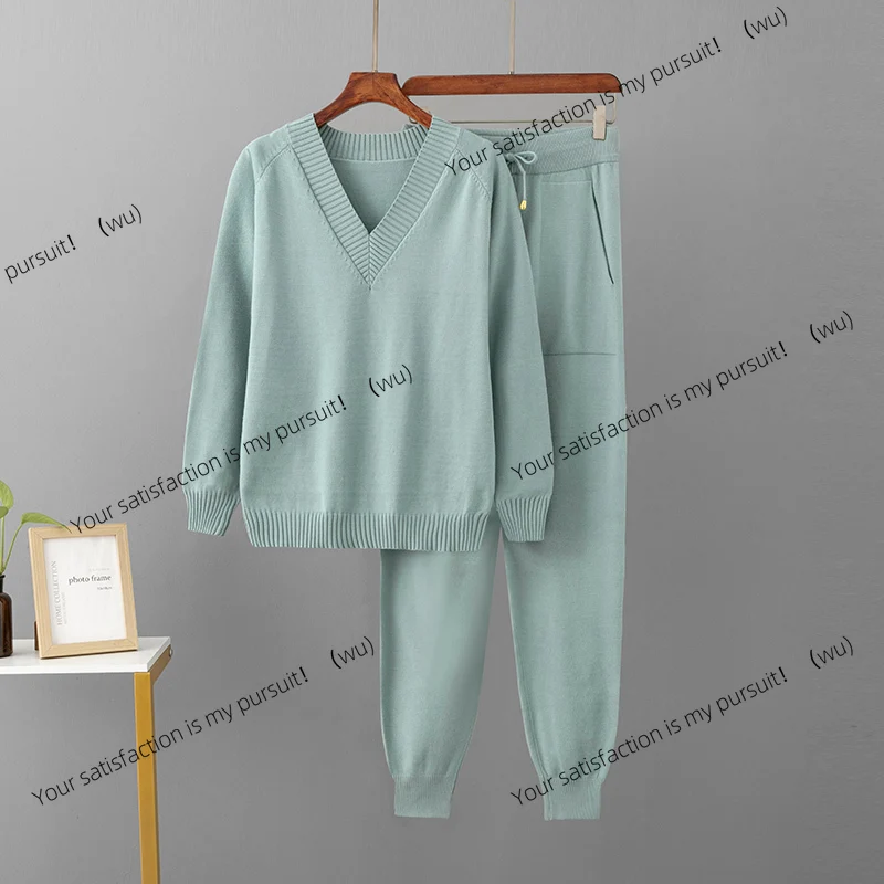 Женский вязаный спортивный костюм-двойка, свитер с V-образным вырезом, брюки на шнурке, брюки для бега, вязаный свитер.
Женский вязаный спортивный костюм-двойка, свитер с V-образным вырезом, брюки на шнурке, брюки для бега, вязаный свитер.